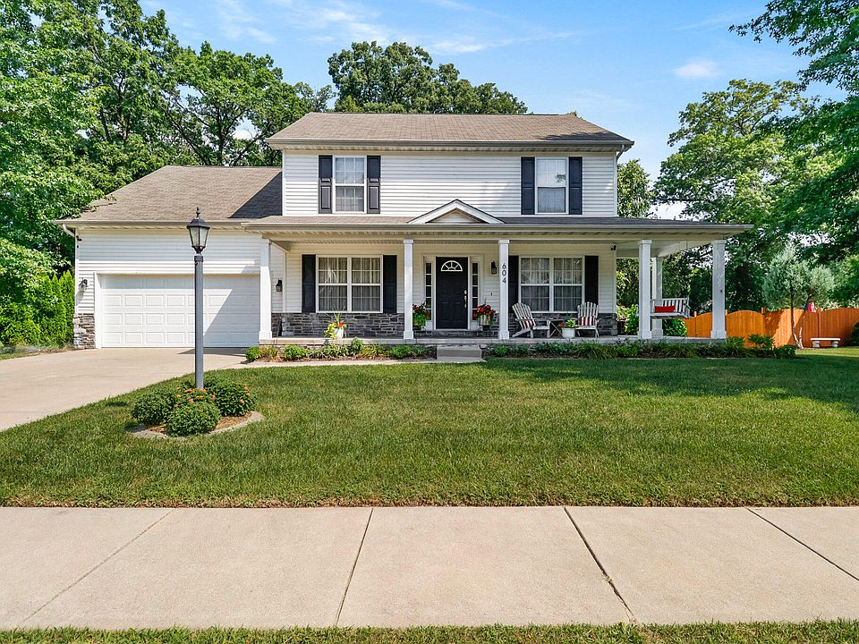 1st image of 604 Oakwood Dr