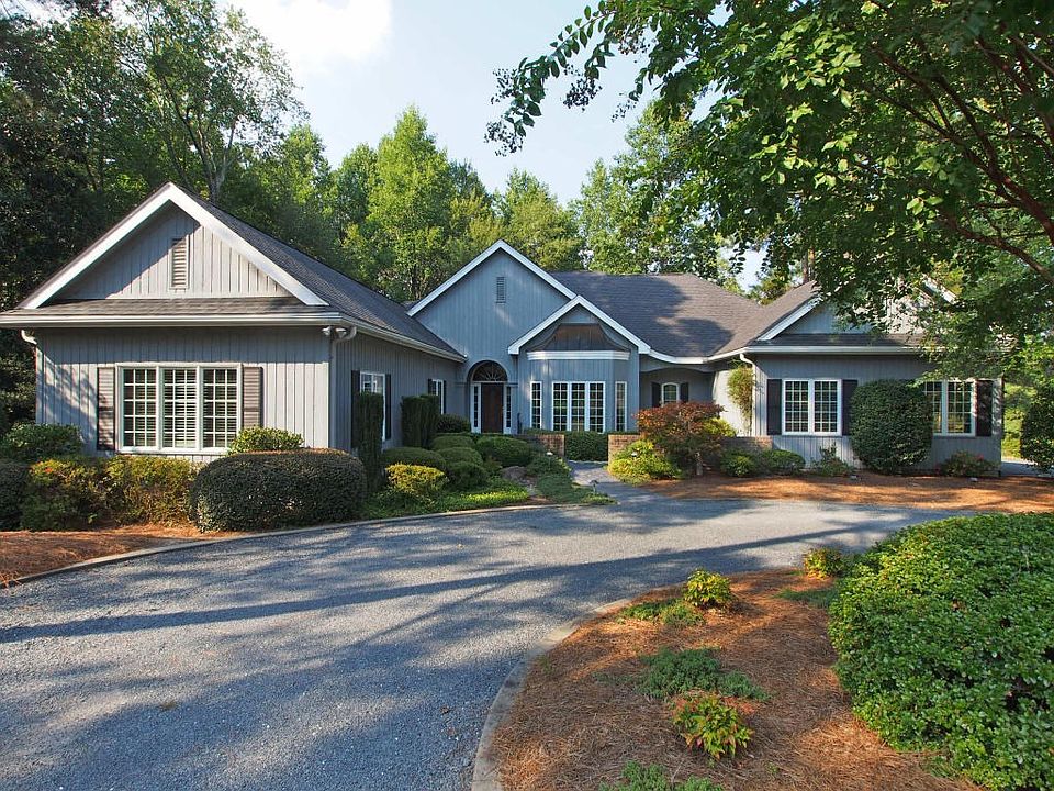 Front of 17 Lochmere