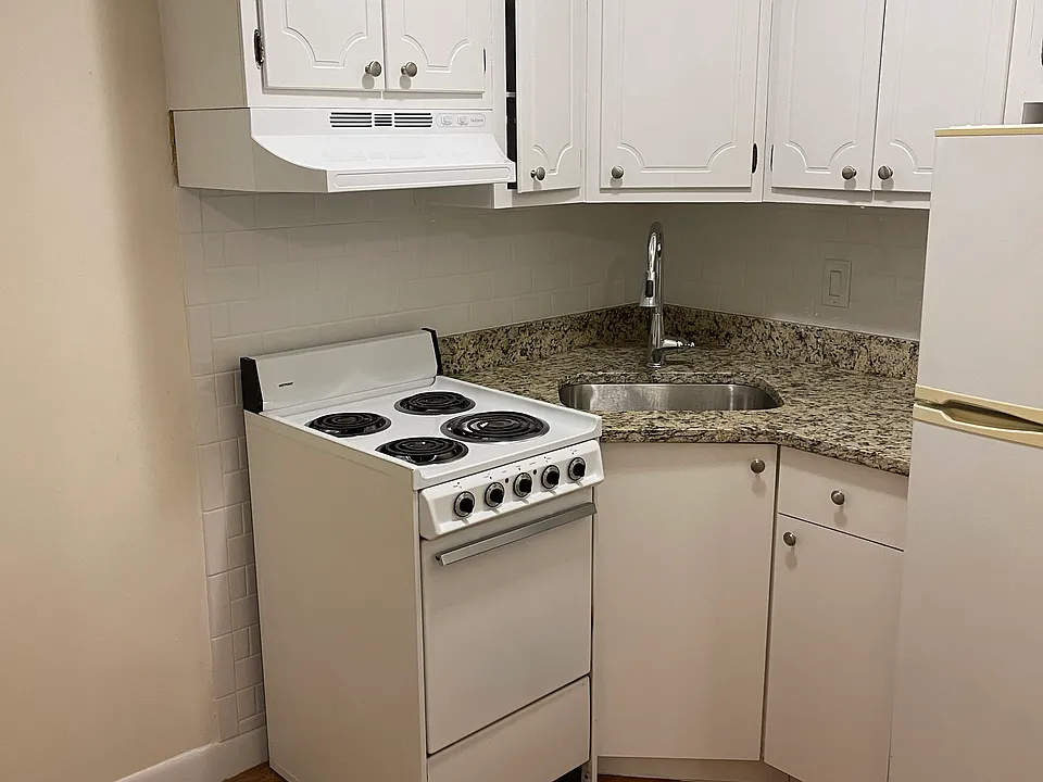62 Brighton Ave #212