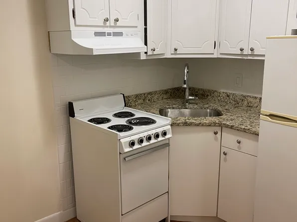 62 Brighton Ave #212, Allston, MA 02134