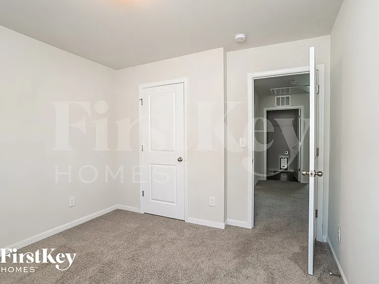 9616 Hamel St — Photo 12