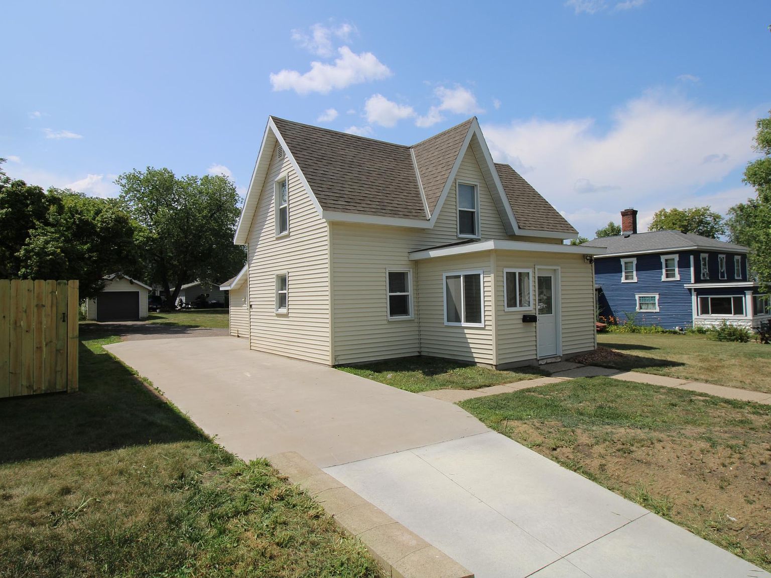 214 Maple St, Sauk Centre, MN 56378 Zillow