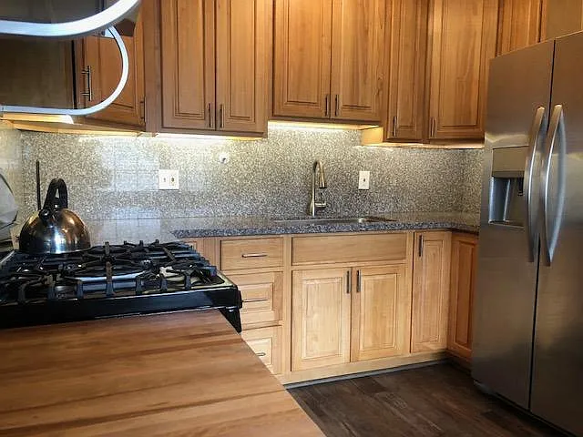 2 bed, 900 sqft, $2,655 — Photo 3