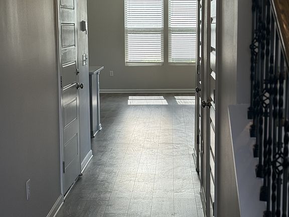3rd image of 3304 Deerchase Cir