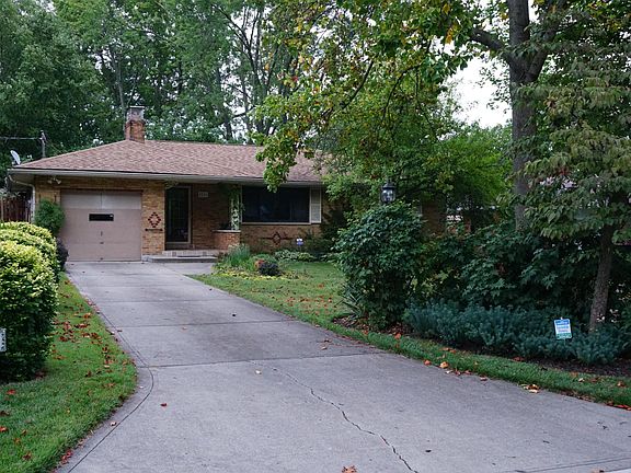 3rd image of 8516 Deerway Dr