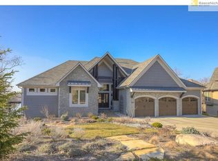 2404 NE Lake Bluff Ct, Lees Summit, MO 64086