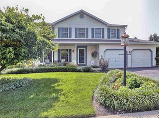 2126 Canterbury Dr, Mechanicsburg, PA 17055