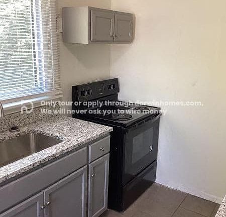 4th image of 4701 Elmwood Ave