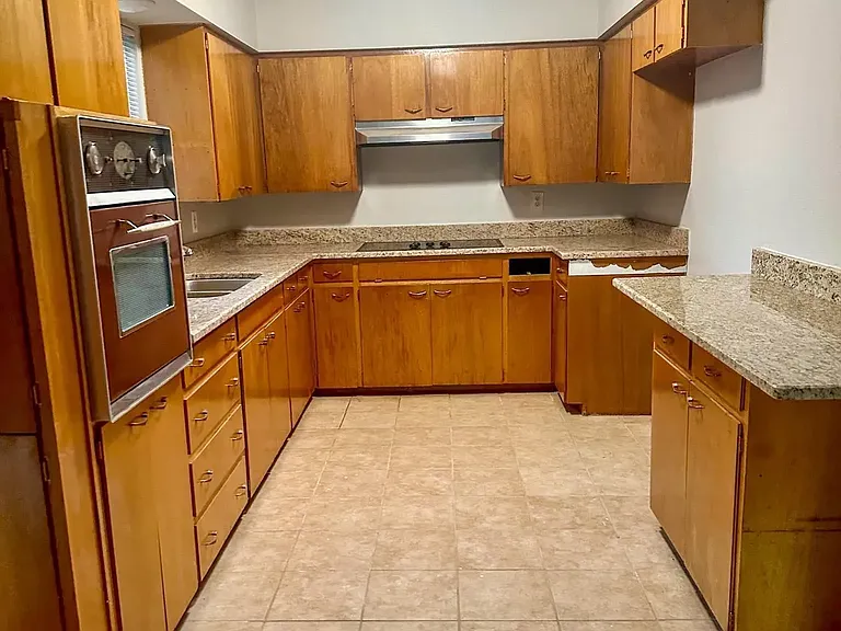 2104 W Runyan Ave — Photo 6