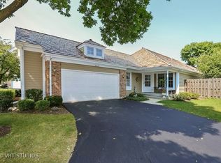 444 Park Barrington Dr, Barrington, IL 60010