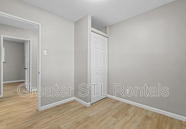 1412 E Pitman Ave — Photo 16