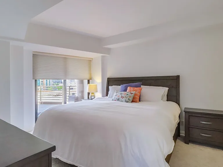100 Harbor Dr #504 — Photo 21