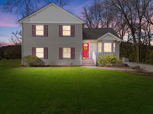 2420 College Rd, Downers Grove, IL 60516