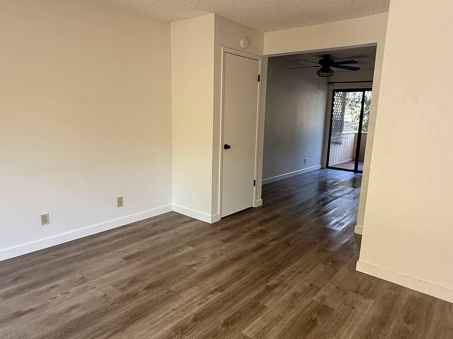 2 bed, 1.5 bath, 1066 sqft, $2,500 — Photo 3