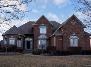 54395 White Spruce Ln, Shelby Township, MI 48315