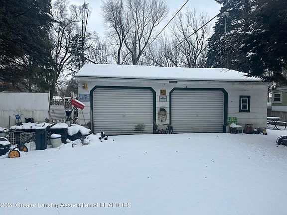 2nd image of 8444 Riverview Dr