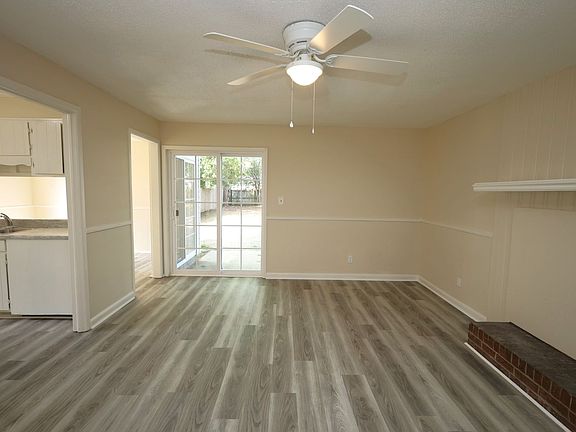 2nd image of 2820 Kirkwood Cir