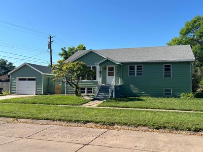 720 W F, North Platte, NE, 69101