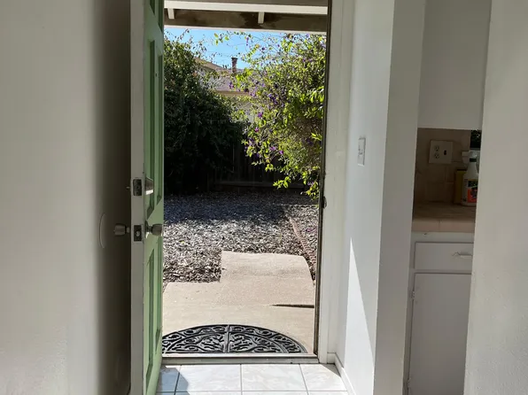 1127 E Donovan Rd, Santa Maria, CA 93454