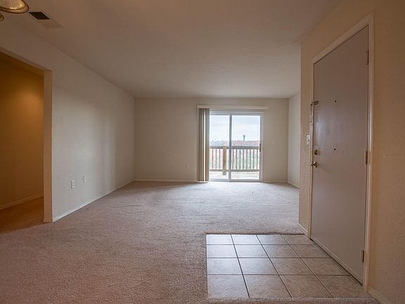 4th image of 2905 Vineyards Pkwy APT 3