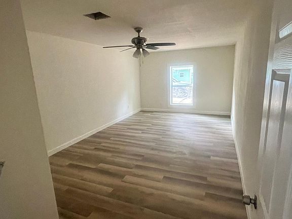 5th image of 1317 Hackberry Ave