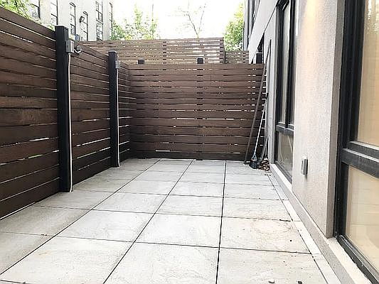 4th image of 961 Willoughby Ave APT 1J