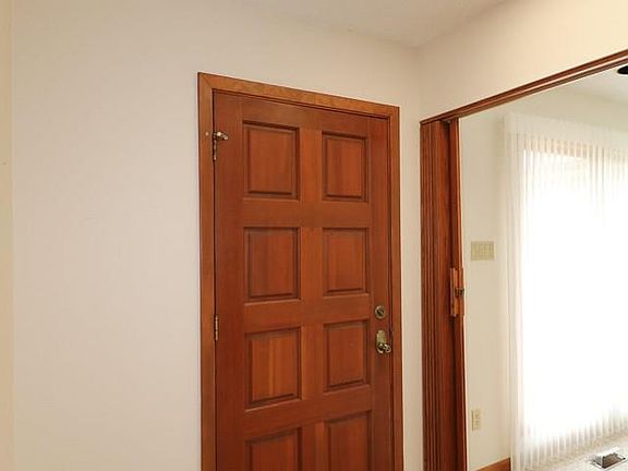 4th image of 145 Castano Dr