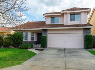 208 Buena Tierra Way, Windsor, CA