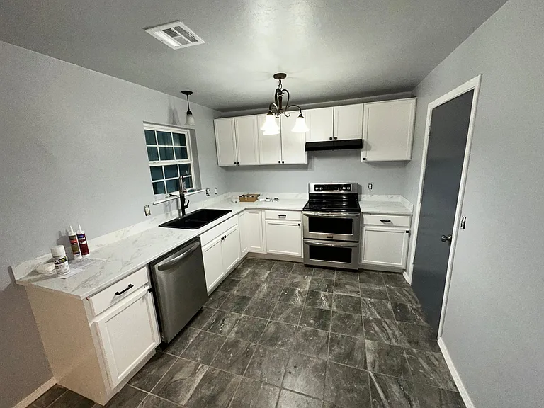 Newly Remodeled Kitchen