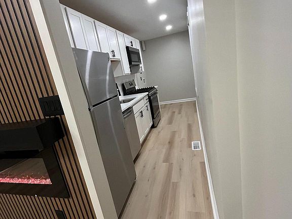 4th image of 5000 Belair Rd #1
