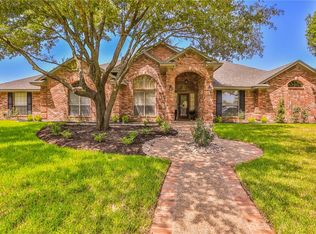 833 Country Lane Dr, Mc Gregor, TX 76657