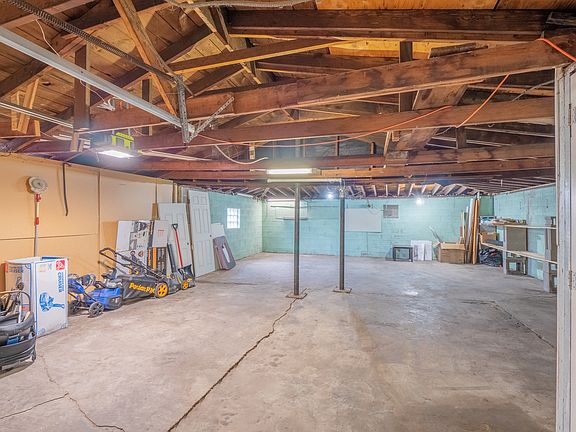 5th image of 9807 Moody Ave