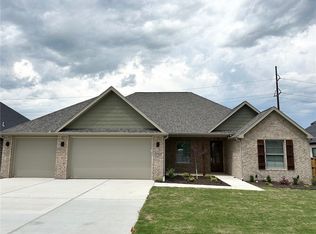 7726 Via Roma Ave, Springdale, AR 72762