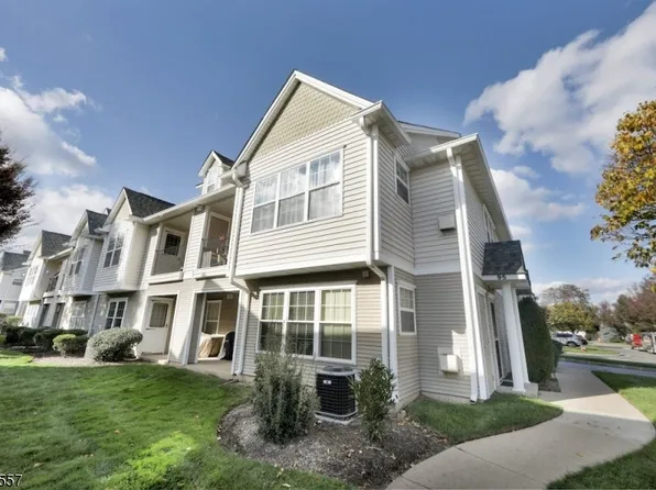 95 Mayer Dr, Clifton City, NJ 07012