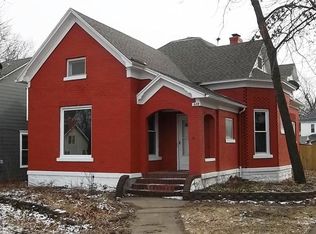 229 W 3rd St, Chanute, KS 66720