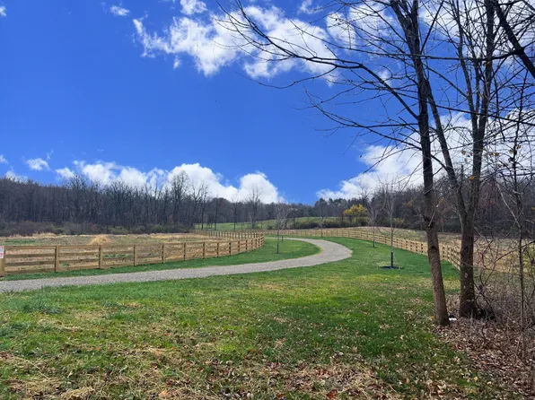 290 Glyn Carin Ln, Granville, OH 43023