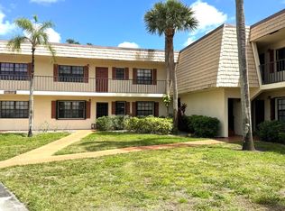 4121 Oak Terrace Dr, Greenacres, FL 33463
