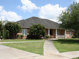 14 Harvest Way, Angleton, TX 77515
