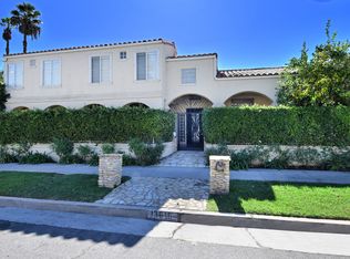 13616 Riverside Dr, Sherman Oaks, CA 91423