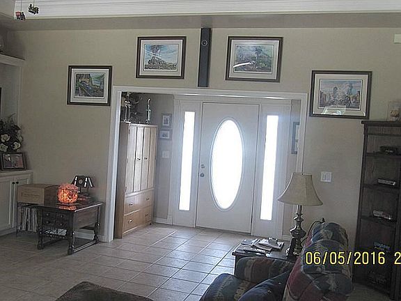 4th image of 110 Hilltop Dr