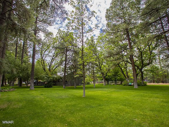 4th image of 934 N Moonridge Dr