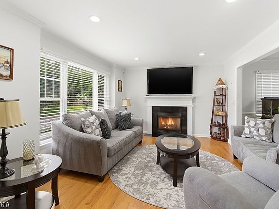 3rd image of 538 Willow Ave