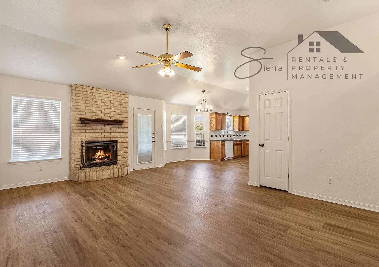 Well-Maintained 4-Bedroom Home Near Fort Hood — Photo 4