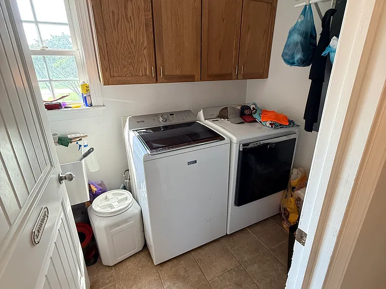 989 Bateman Dr — Photo 9