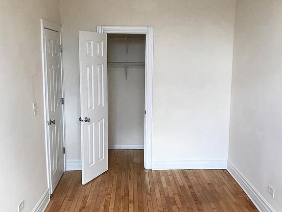 5th image of 836 N Damen Ave APT 3