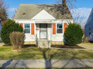 19677 Kenosha St, Harper Woods, MI 48225