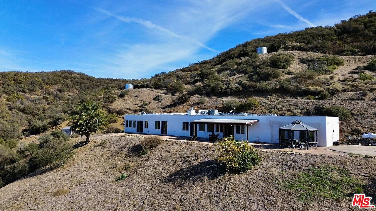 4 bed, 3.5 bath, 3000 sqft, $19,995 — Photo 3