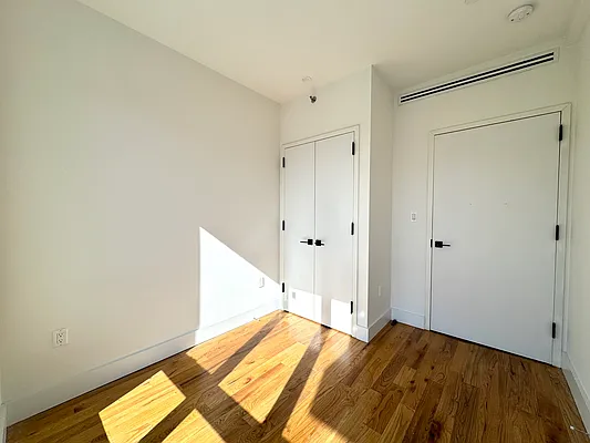 Rented by Pear NYC LLC | media 24