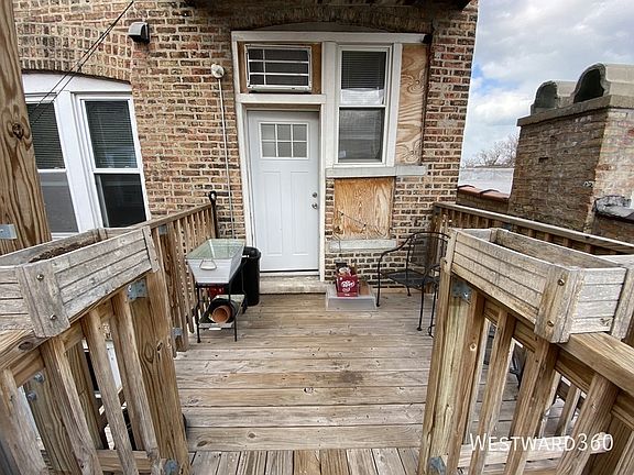 5th image of 3057 W Wilson Ave APT 1