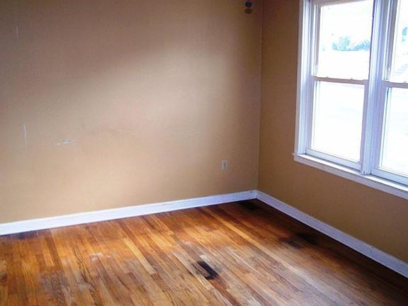 4th image of 308 Lincoln Ave